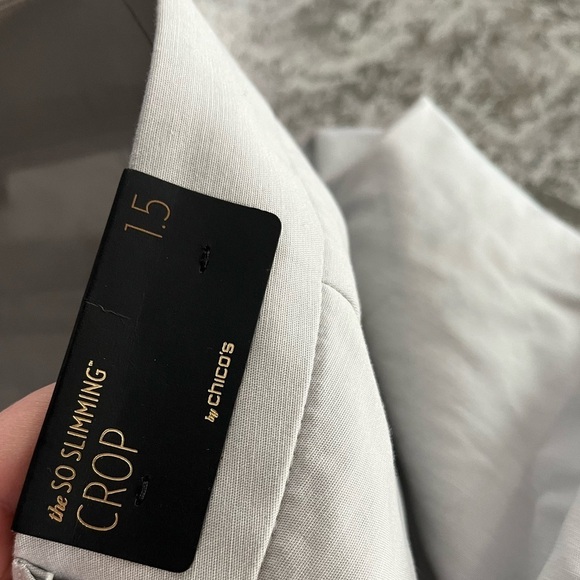 NWT Chico’s So Slimming Serene Cuffed Crops Seagull - Picture 11 of 11